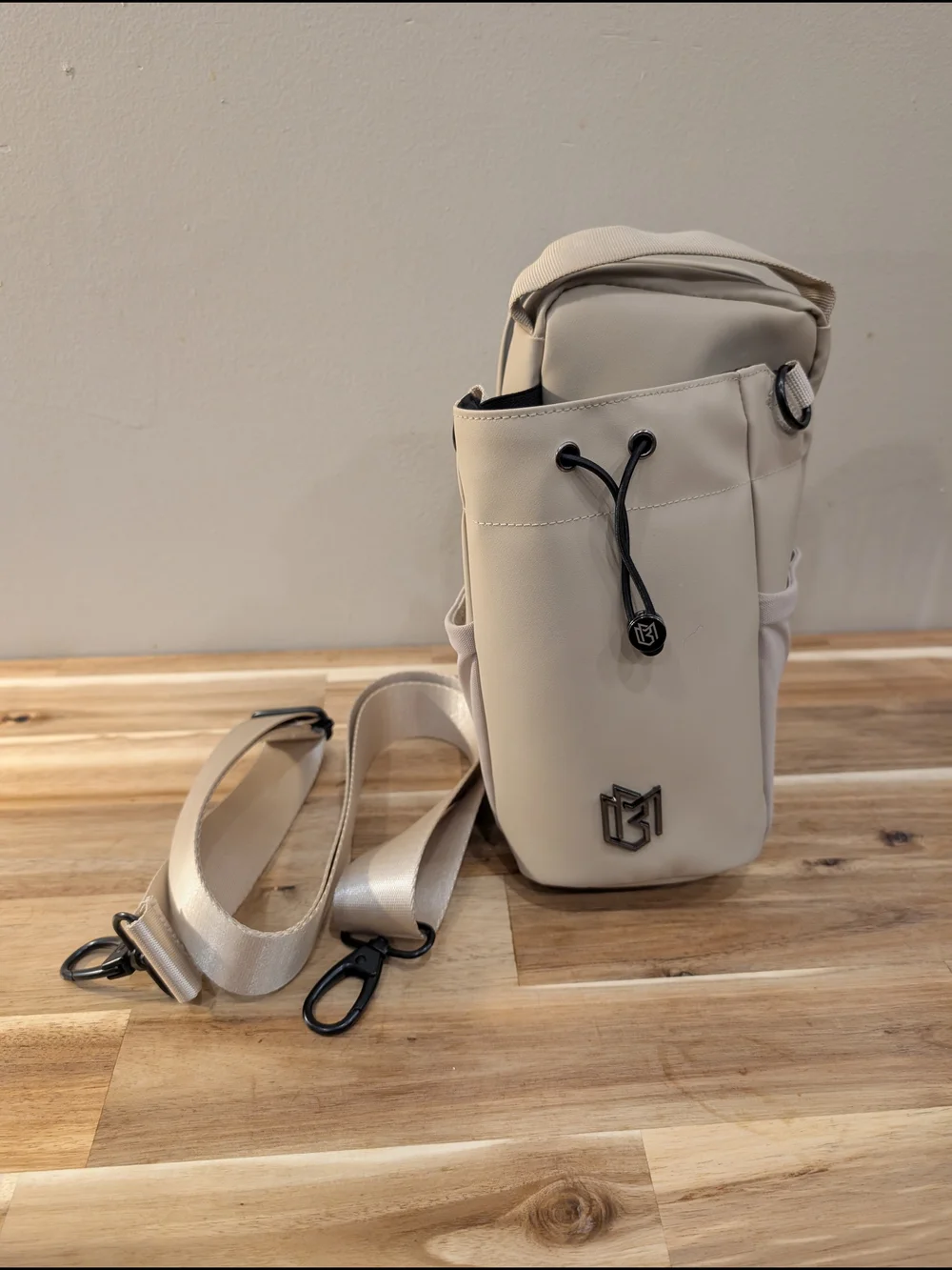 Magnetic bottle Bag. Standard Size. Beige